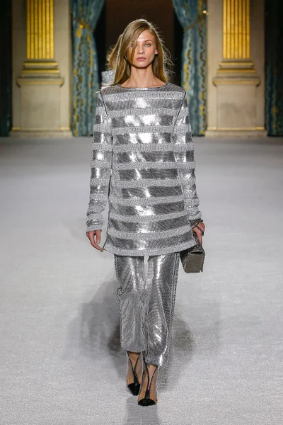Look 9